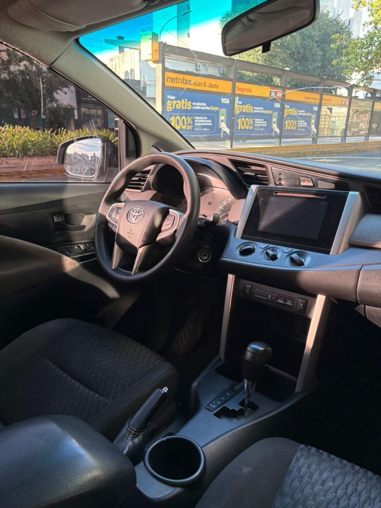 Toyota Innova Sr — foto 12